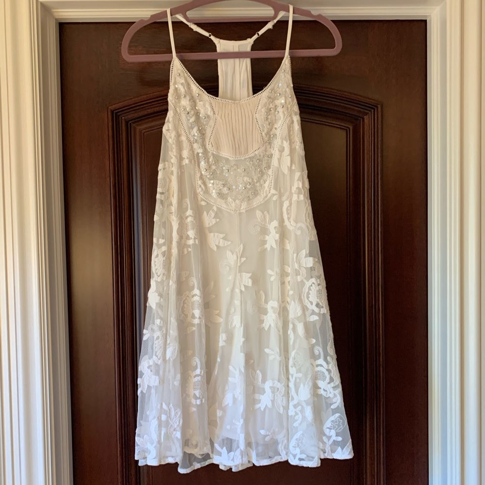 Beautiful White Dress!